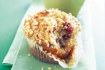 Two baked favourites combine to create this light and moist muffin treat. Strawberry Coconut Muffins, Strawberry Butter Recipe, Apple And Berry Crumble, Crumble Muffins, Apple Berry, Strawberry Butter, Coconut Muffins, Berry Crumble, Streusel Muffins