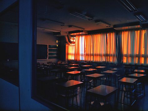 I had been wandering around the school for a while. I came into an empty classroom as the sun was setting. The way the sun shone through the window was beautiful, so I stopped to gaze at it. -Abigail. School Aesthetic Classroom, Paradis Sombre, Aesthetic Classroom, Empty Classroom, Classroom Aesthetic, School Aesthetic, It Goes On, Life Is Strange, School Classroom