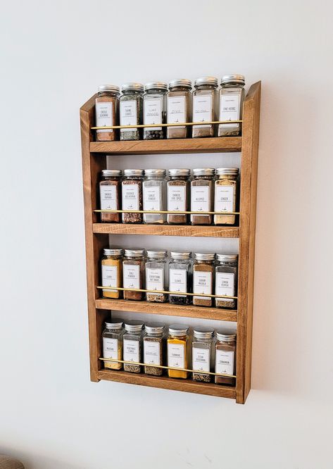 Kitchen Pantry Organization Storage, Rustic Kitchen Pantry, Diy Spice Jars, Kitchen Wall Organizer, Kitchen Spice Storage, Wall Spice Rack, Kitchen Pantry Organization, Spice Jar Storage, Wall Mounted Spice Rack