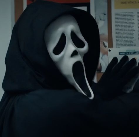 Matching Profile Couple, Ghostface Pfp, Scream Pfp, Halloween Selfie, Scream Mask, Scream Franchise, Scream Ghostface, Scream 3, Blue Aesthetic Dark