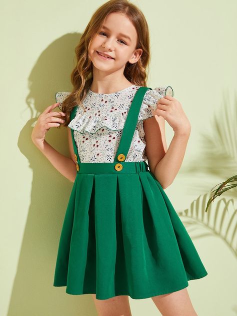 Girls Ruffle Ditsy Floral Top & Pleated Pinafore Skirt Set | SHEIN Pinafore Skirt, Ditsy Floral Top, Kids Dress Wear, Girl Dress Patterns, Kids Fashion Dress, Kids Designer Dresses, Kids Frocks