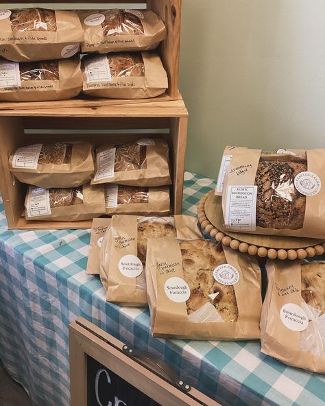 Sour dough bread delivery! Fresh and tasty! Assorted flavors! Thank you @craftedcrumb.sourdough You always outdo yourself!! Sourdough Market Display, Sourdough Business, Bread Delivery, Bread Display, Farmers Market Display, Market Display, Sour Dough, Market Displays, Always Hungry