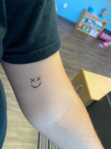 X eye smile Smiley Face Tattoo X Eyes, X Eye Smiley Face Tattoo, Smiley Face With X Eyes Tattoo, Tattoo Ideas Smile, X Eyes Smiley Face Tattoo, Smile Face Tattoo, Smiley Face Tattoo, Small Symbol Tattoos, Smile Tattoo