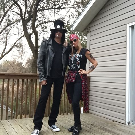 Axl Rose And Slash Costume Halloween Couples, Rock Couple Costume, Slash And Axl Costume, Axel Rose Costume, Rock And Roll Outfits Party, Slash Halloween Costume, Rock And Roll Halloween Costumes, 80s Couples Costume Ideas, Axl Rose Costume