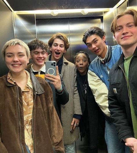 Heartstopper Cast, Alice Book, Johnny Orlando, Cowboy Bebop, Film Serie, Pretty Little Liars, Series Movies, Riverdale, A Group