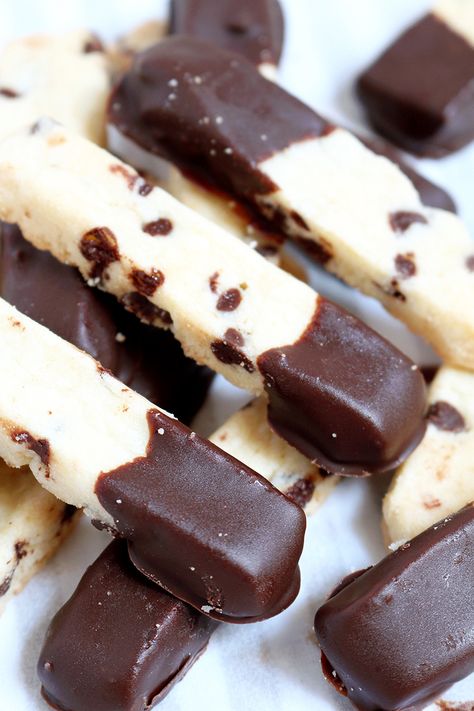 Shortbread Sticks Recipe, Chocolate Chip Cookie Sticks, Shortbread Cookie Sticks, Shortbread Sticks, Cookie Sticks Recipe, Stick Cookies, Chocolate Chip Shortbread, Cookies With Chocolate Chips, Desserts With Chocolate Chips