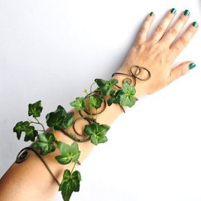 Poison ivy arm cuff arm wrap mother nature woodland forest Poison Ivy Kostüm, Fairy Arm Cuff, Nature Halloween Costume, Mother Nature Halloween, Forest Fairy Costume, Mother Nature Costume, Fairy Costume Women, Elven Costume, Ivy Costume