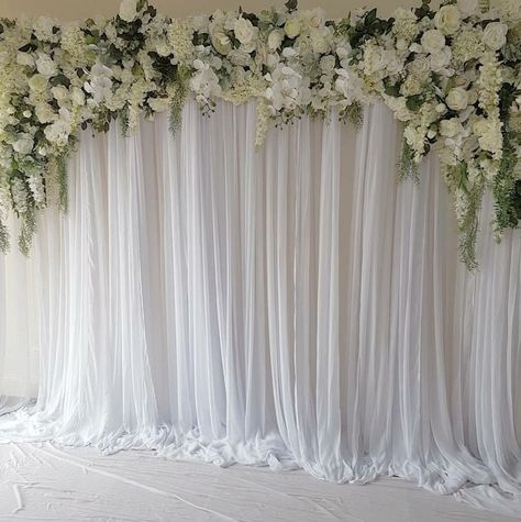 Wedding Centerpiece Diy, Tulle Backdrop, Centerpiece Diy, Wedding Background Decoration, Wedding Backdrops, Wedding Backdrop Design, Wedding Backdrop Decorations, Wedding Floral Centerpieces, Engagement Decorations