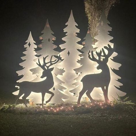 RedBarnCutting - Etsy Outdoor Holiday Display, Winter Wonderland Yard Decor, Black And White Winter Decor, Christmas Outdoor Display, Neighborhood Christmas Decorations, Ballon Colors, Christmas Silhouettes, Christmas Lawn Decorations, Christmas Outdoors