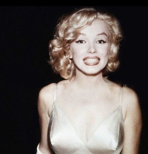 Marilyn Monroe, A Woman, White