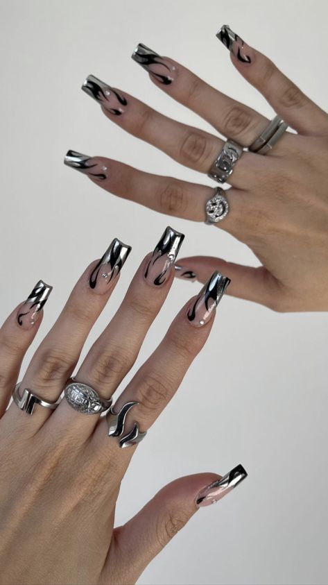 Black Nails Silver, Ateez Nails, Simple Nail Art, Edgy Nails, Goth Nails, Grunge Nails, Simple Acrylic Nails, Work Nails, Classy Acrylic Nails