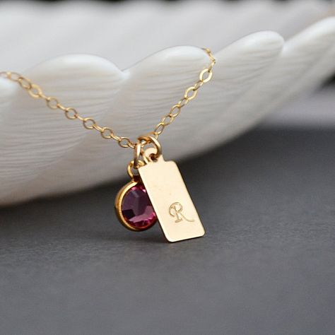 Gold Tag Necklace, Jewellery Photography Inspiration, Gold Tag, Creative Jewelry Photography, Jewelry Photography Styling, Jewelry Photoshoot, Neck Jewellery, Jewelry Photography, I Love Jewelry