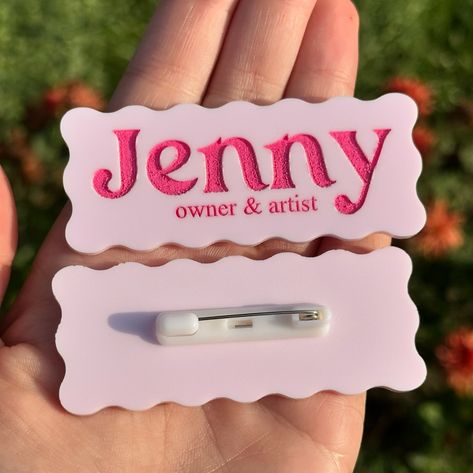 I made some custom acrylic name tags for my boyfriend and I for my in person event on Saturday! I’ve made name tags in the past but didn’t think to even use one for myself until I saw @shophearandnow make them and I got inspired to make some of my own. @shophearandnow also accepts customs so if you’re in need of a name tag, you can reach out to them! I won’t be doing customs for these for a bit since I’m in market mode! ✨ So excited to see so many of my friends on Saturday!!!! Cricut Name Tags, Name Tag Design Ideas, Cute Name Tags, Acrylic Name Tags, Diy Name Tags, Name Tag Design, Long Lunch, Cute Name, Dream Office