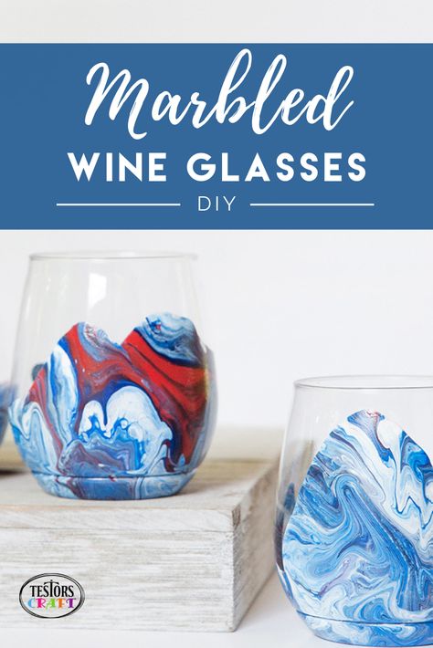 Create your own unique painted stemless wine glasses with this easy DIY marbling hack! From chic to unique, pick your colors and achieve the personalized look that you’re trying to achieve. Painted Stemless Wine Glasses, Diy Wine Glasses, Diy Marble, Craft Easy, Sharpie Pens, Marble Painting, 4th Of July Celebration, Painted Wine Glasses, Stemless Wine Glasses