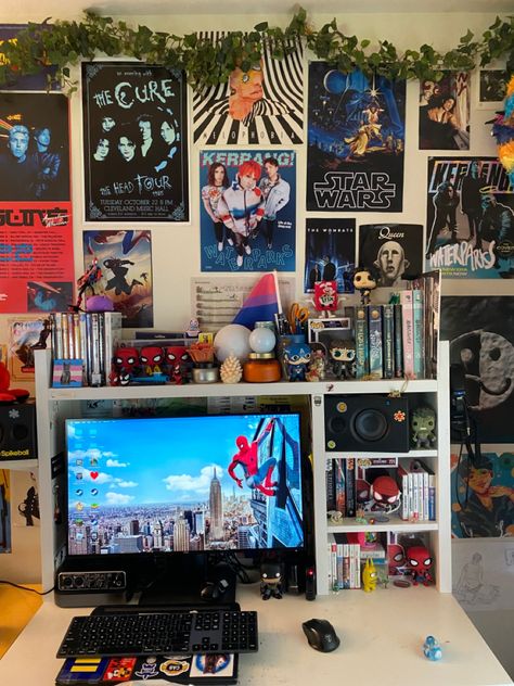 Nerd Room, The Wombats, Cool Room Decor, Desk Wall, Chill Room, Retro Room, Room Redesign, Anime Room, Grunge Room