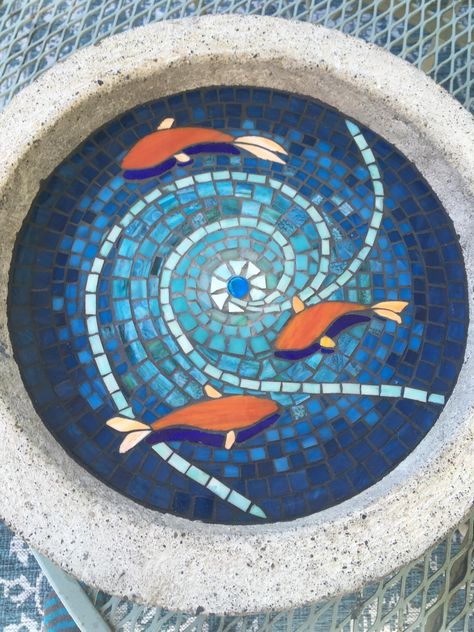 Mosaic Whale, Mosaic Tile Bird Bath, Fish Mosaics Ideas, Mosaic Goldfish Pattern, Mosaic Art Sea, Mosaic Bird Bath, Teacup Mosaic, Mosaic Lake Scene, Outside Wall Art