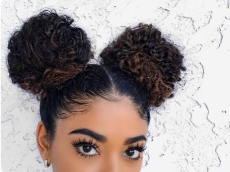 Jasmeeean, curly hair hairstyles, hair buns Boots Makeup, Hairstyle Youtube, Space Buns, Hair Buns, Black Lipstick, Penteado Cabelo Curto, Lipstick Makeup, Natural Curls, Natural Hair Care