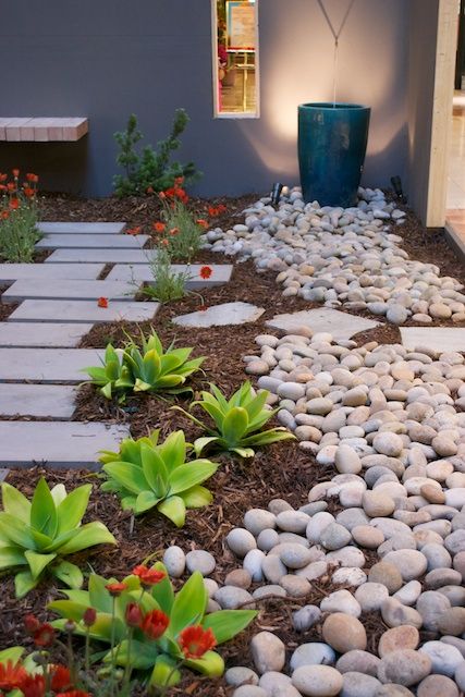 Drought Tolerant Landscapes Garden With Rocks, Low Water Landscaping, River Rock Landscaping, Drought Tolerant Garden, Drought Tolerant Landscape, Hardscape Design, Meteor Garden 2018, Rock Garden Landscaping, Garden Show