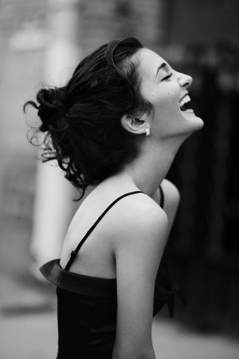 Everyone could use a pick-me-up now and then. Modeling Poses, Alfred Stieglitz, Big Forehead, 사진 촬영 포즈, Black And White Photograph, Portrait Photos, Smiles And Laughs, Choose Joy, Alam Yang Indah