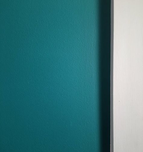 Teal Wall Colors, Teal Paint Colors, Teal Bathroom Ideas, Teal Rooms, Teal Interiors, Teal Bathroom, Teal Paint, Inspiration Bathroom, Turquoise Painting