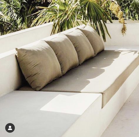 Built In Bench Backyard, Pool Bench Seating, Outdoor Banquette Seating, Concrete Sofa, Concrete Bench Seat, Built In Daybed, Bench Window, Built In Bench Seating, Terrace Building