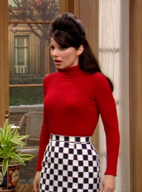 Style For Short Women, Nanny Outfit, Fran Fine Outfits, Fran Drescher, Fran Fine, Fashion Figure, 90s Inspired Outfits, The Nanny, Tv Show Outfits