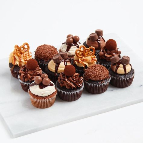 London Cake, Cupcake Cake Designs, Cookies Brownies, Gourmet Cupcakes, Cupcake Flavors, Baking Business, Delicious Cookies, Fancy Desserts, Cute Desserts