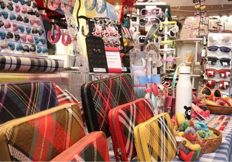 Read our guide to the best gift shops in Glasgow and prepare to be impressed with our inspiring Glasgow gift ideas and unique souvenirs. Glasgow Shopping, Glasgow Bucket List, Scotland Souvenirs, Christmas Present Ideas, Scotland Vacation, Adulting 101, Scotland History, Scotland Trip, Travel Scotland