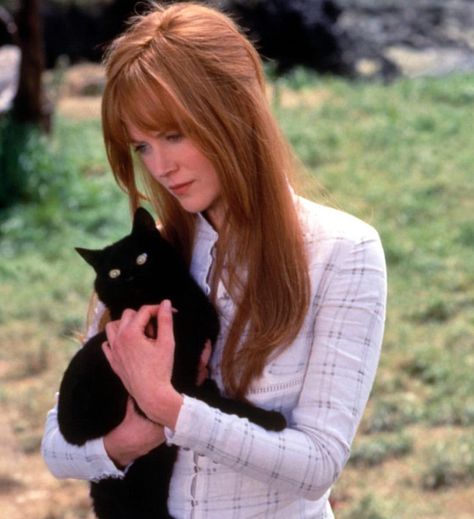 CherryPicks on Instagram: “😻 #witchywednesday #practicalmagic” Gillian Owens Hair, Gillian Owens, Sarah Bahbah, Practical Magic Movie, International Cat Day, Yennefer Of Vengerberg, Magic Hair, Redhead Girl, Practical Magic