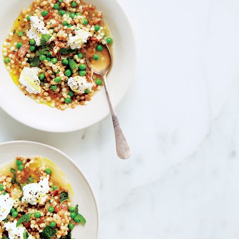 Fregola with Green Peas, Mint, and Ricotta Leftover Ricotta, Rainy Day Recipes, Ricotta Cheese Recipes, Food Beautiful, Ricotta Recipes, Pea Recipes, Spring Vegetables, Green Peas, Spring Recipes