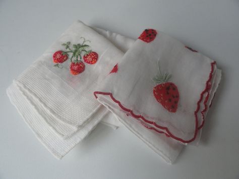 Cute Hankerchief, Strawberry Handkerchief, Cute Handkerchief, Drawing Step, Baba Yaga, Step By Step Drawing, Cute Crafts, Snakes, Christmas List