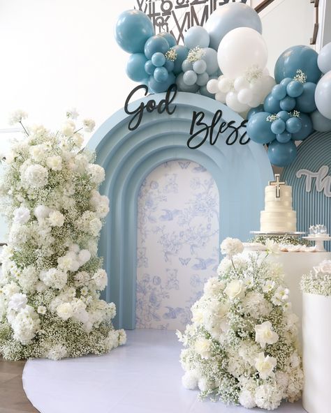 Thomas’s Baptism 🕊️⛪️ Backdrop + Balloons + Florals @janettloveshop Event Planner @busybeesevents Cake @letic__gourmet Sweets @unique_partyfavorsbyvania #baptism #baptismballoons #baptismbackdrop #baptismflowers #baptismcake #baptismdecor #baptismdecoration #baptismparty #baptismideas #baptismday⛪️ #baptismballoongarland #elegantbaptism Twins Birthday Decoration Ideas, Baptism Backdrop Ideas, Baptism Theme Ideas, Boy Baptism Ideas, Baptism Backdrop, Baptism Decorations Boy, Backdrop Balloons, Baptism Themes, Gourmet Sweets