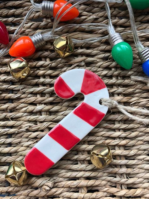 Clay Candy Cane Ornaments, Candy Clay Ideas, Cute Clay Christmas Ornaments, Diy Red Ornaments, Christmas Clay Crafts For Kids, Ceramic Xmas Ornaments, Christmas Decor Clay, Clay Xmas Decorations, Clay Ornament Ideas