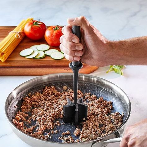 3 Useless Kitchen Tools and 3 That Are Totally Worth Getting Chef Salad, Tortilla Warmer, Pampered Chef Consultant, Chef Food, Homemade Tomato Sauce, Chef Kitchen, Cookie Press, Kitchen Cooking Utensils, Kitchen Must Haves