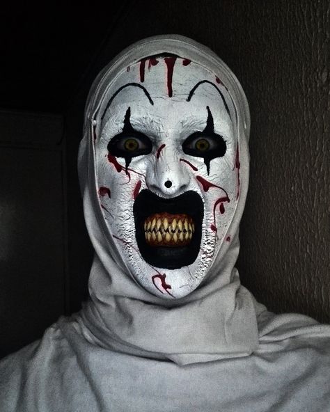 #sfxmakeup #fxmakeup #sfxmakeupartist #specialeffects #arttheclown #terrifier #halloween Terrifier Makeup Look, Terrifier Clown Makeup, Art The Clown Makeup Terrifier, Terrifier Makeup, Terrifier Clown, Art The Clown, Horror Makeup, The Clown, Costumes Ideas