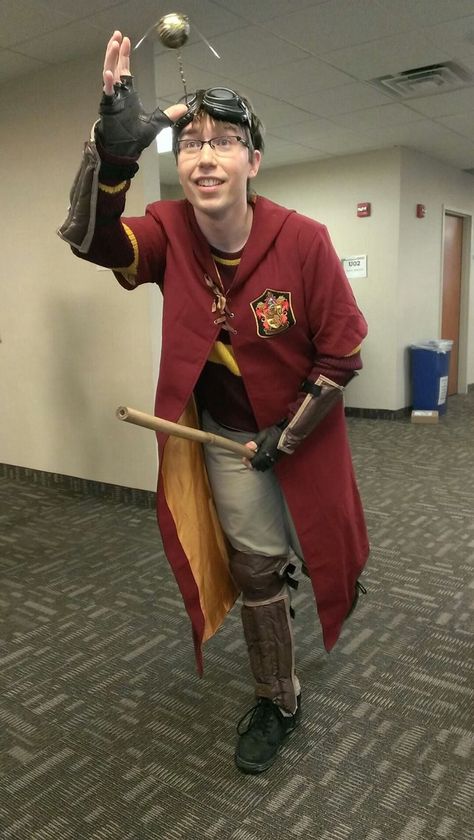 Awesome Harry Potter Quidditch Cosplay! Quidditch Costume, Harry Potter Fancy Dress, Eve Costume, Harry Potter Bedroom, Harry Potter Quidditch, Harry Potter Cosplay, Your Cosplay, Harry Potter Wedding, Harry Potter Halloween