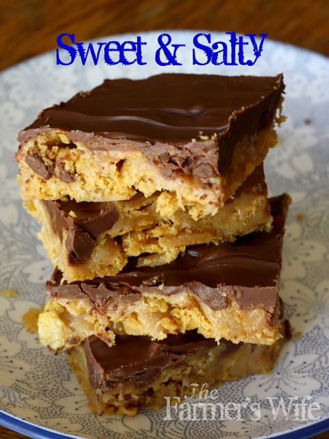 Better than a Special K Bar & I love Special K bars!   The Farmers Wife: Funky Frito Bars Funky Frito Fruckies Recipe, Funky Frito Fruckies, Frito Nachos, Frito Fruckies, Super Bowl Party Snacks, Baked Chicken Strips, Holiday Diy Decorations, Chocolate And Peanut Butter, Bar Cookies