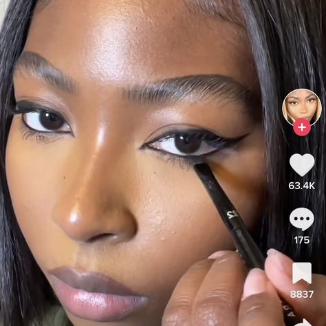 Wing Eyeliner Black Women, Black Waterline Makeup Black Women, Eye Makeup Inner Corner Highlight, Black Eyeliner Waterline Looks, Dark Skin Eyeliner, Waterline Eyeliner Black Women, Black Water Line Eyeliner, Black Eyeliner Makeup Looks, Under Eyeliner Makeup