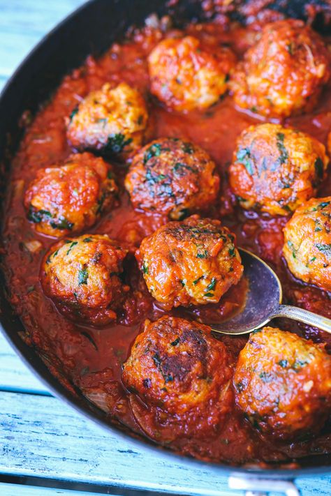 Shrimp Meatballs Recipe, Seafood Meatballs, Salmon Meatballs Recipes, Fish Balls Recipe, Fishball Recipe, Salmon Meatballs, Dinner Menu Planning, Hearty Food, Seafood Dinners