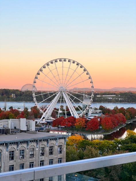 Travel guides Canada Sunset, Summer Instagram Pictures, Canada Lifestyle, Colourful Leaves, Canada Summer, Old Montreal, Sunset View, Montreal Quebec, Dream Holiday