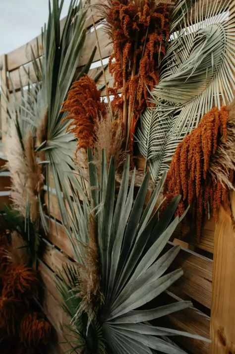 Brooklyn Rooftop, Palm Sunday Decorations, Palm Leaf Decor, Dried Palm Leaves, Easter Outdoor, Palm Wedding, Coin Photo, Stunning Wedding Venues, Stunning Sunset