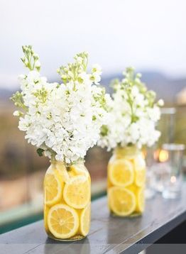 Tafel Decor, Garden Party Decorations, Vase White, Yellow Baby, Yellow Wedding, Garden Parties, Deco Floral, Limes, Diy Wedding Decorations