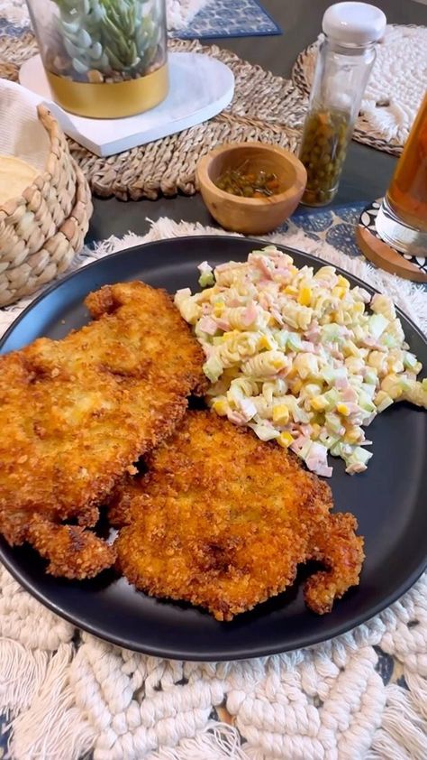 Milanesas de Pollo con Sopa fría 🤌🏼🤤 Hoy prepare algo rápido económico y sabroso! Con lo que tenemos en casa se puede preparar un buen… | Instagram Ideas Para Comer, Healthy Food Motivation, Tortillas, Food Cravings, Mexican Food Recipes, Meal Prep, Dinner Recipes, Jam, Good Food