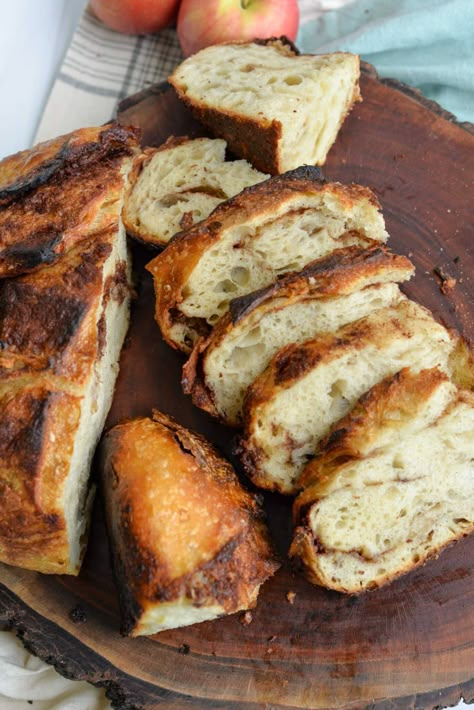 Apple Cinnamon Sourdough Bread - Amy Bakes Bread Cornbread Sourdough, Cinnamon Sourdough Bread, Sourdough Art, Christmas Sourdough, Cinnamon Sourdough, Sourdough Desserts, Baked Appetizers, Apple Cinnamon Bread, Sourdough Starter Discard Recipe