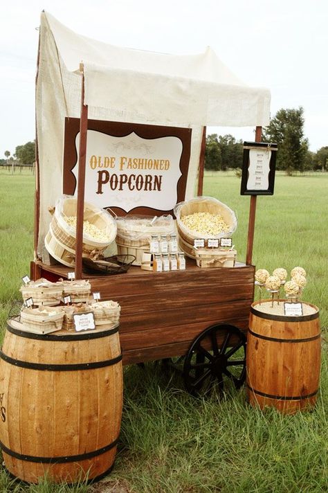 Popcorn para todos Wedding Finger Foods, Wedding Food Bars, Cinema Party, Popcorn Stand, Fall Party Themes, Cottage Wedding, Popcorn Bar, Bar Designs, Super Bowl Party