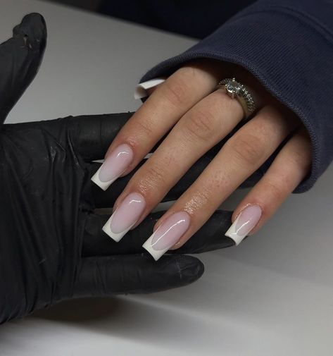 21 Nails Inspiration Ideas for Winter 2024 - 2025: Short, Almond, Ballerina, French, Red & More Light French Nails, French Tips Light Pink, Light Pink French Tips, 21 Nails, Acrylic Short Nails, Nail Base Coat, Pink Designs, Purple Tips, Red Polish