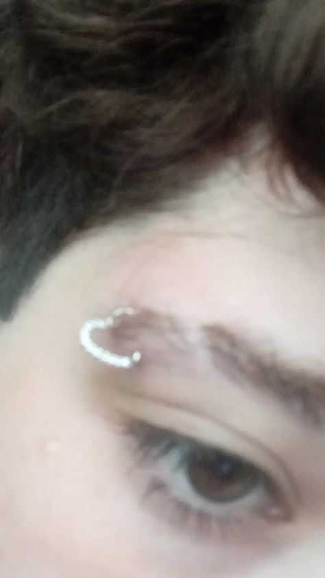 Eyebrow Piercing Jewelry, Heart Piercing, Cool Ear Piercings, Face Piercings, Cool Piercings, Multiple Ear Piercings, Tooth Gem, Facial Piercings, Cute Piercings