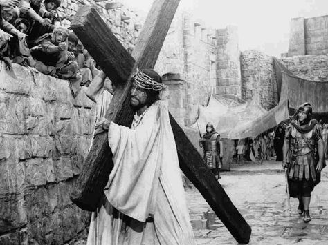 Jesus Carrying Cross, Bergman Film, Hannah And Her Sisters, Jesus Movie, Carrying The Cross, Max Von Sydow, Jesus Is Risen, Ingmar Bergman, Hbo Game Of Thrones