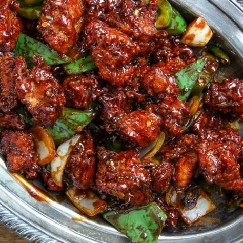 Chinese Chilli Chicken Recipe, Keto Chinese Food, Chinese Dishes Recipes, Chilli Chicken Recipe, Indian Chicken Recipes, Chicken Chunks, Chicken Recipes Video, Chilli Chicken, Chicken Chili Recipe