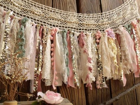 Shabby Chic Francese, Shabby Chic Garland, Shabby French Chic, Gold Birthday Banner, Garland Making, Victorian Theme, Burlap Valance, Cocina Shabby Chic, Pink Gold Birthday